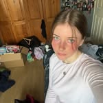 εϊз - @ellaemerywebber - Instagram