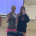 @ella.kendall.sellingclothes - Instagram
