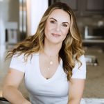 Elle Leary - @ellelearyartistry - Instagram