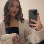 Ella Moon - Facebook