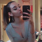 Ella Mora  - Facebook