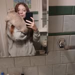 Ellie Newcomb - @pimplaneplease - Instagram