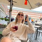 ELLA PEACOCK - @peacockella - Instagram