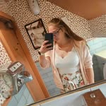 Ellie Pinkney - @horsey_lass_ellie - Instagram