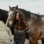 Ella Pollock, CEMT - @essentialequine_wellness - Instagram