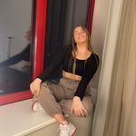 Ella Pooley - @ellapooleyy - Instagram