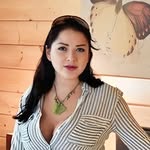Ella Rios - @ellarios82 - Instagram