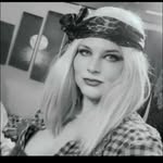 Ella - @ellastrange33 - Instagram