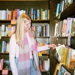 Ella Tomes - @tomesofbooks - Instagram