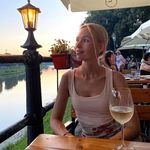 Ella Urbanska - @ella_urbanska - Instagram
