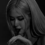 𝐄𝐋𝐋𝐀 𝐕𝐎𝐆𝐄𝐋 - @ella.your - Instagram