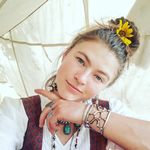Ella Wren Running-rabbit - @fireflysinging - Instagram