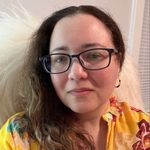 Elle Howe - @elle_howe_writesandreads - Instagram