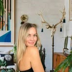 Elle Hull - Facebook
