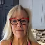 Elle John - Facebook