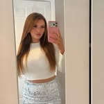 Elle Johnston - @ellejohnstonn - Instagram