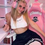 Elle Lamb - Facebook