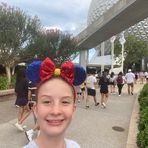 Elle McKee - Facebook