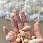 Elle Nash - Facebook