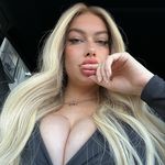 Elle Ray - @ellerayxo - Instagram