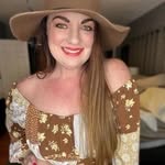 Elle Richardson - @_swingerellee - Instagram