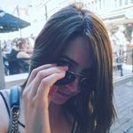 Ellen Bond - @bondjeee - Instagram