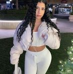 Ellen Tina - Facebook