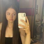 ellen - @ellenhuttonx - Instagram