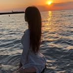 Elena Barnes - Facebook