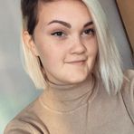 Ellena Lee - Facebook