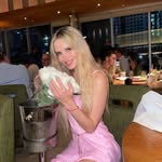 Ellie Smith - @elli.smith22 - Instagram