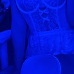 Elli - @elliwhite - Instagram