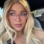 Elle Brook - Facebook