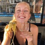 Ellie Coe - @ell_231 - Instagram