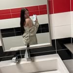 Elle Combs - @elliecombss - Instagram