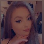 Ellie Downs - @eldownsxo - Instagram