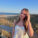 ellie larson - @ellie.larsonn - Instagram
