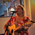 Je m'appelle Eleri - @elliepollardmusic - Instagram