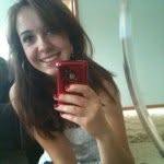 @elliesmiley101 - Instagram