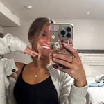 ellie - @ellie.weeks - Instagram
