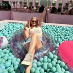 Ellie Weeks - @ellieweeks97 - Instagram