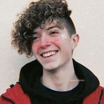 Elliot Avery || 00 - @chocolqtemjlk - Instagram