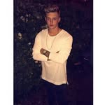 @elliotlevi - Instagram
