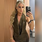 Elle - @ellisroach - Instagram