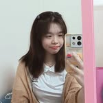 Elly Chen - @ellyyy_0723 - Instagram