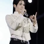 Elly Chen - Facebook