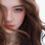 Ella Gross - Facebook