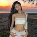 Ella Hope - Facebook