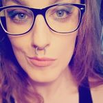 Elly Lynn - @solobollux - Instagram