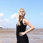 Elly-Mae Backhurst - @elly_themodelhouse - Instagram